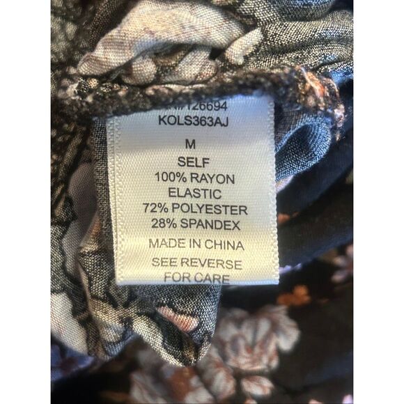 Live To Be Spoiled Peasant Crop Top Blouse Smocked Back Size Medium (5638) - Picture 5 of 5